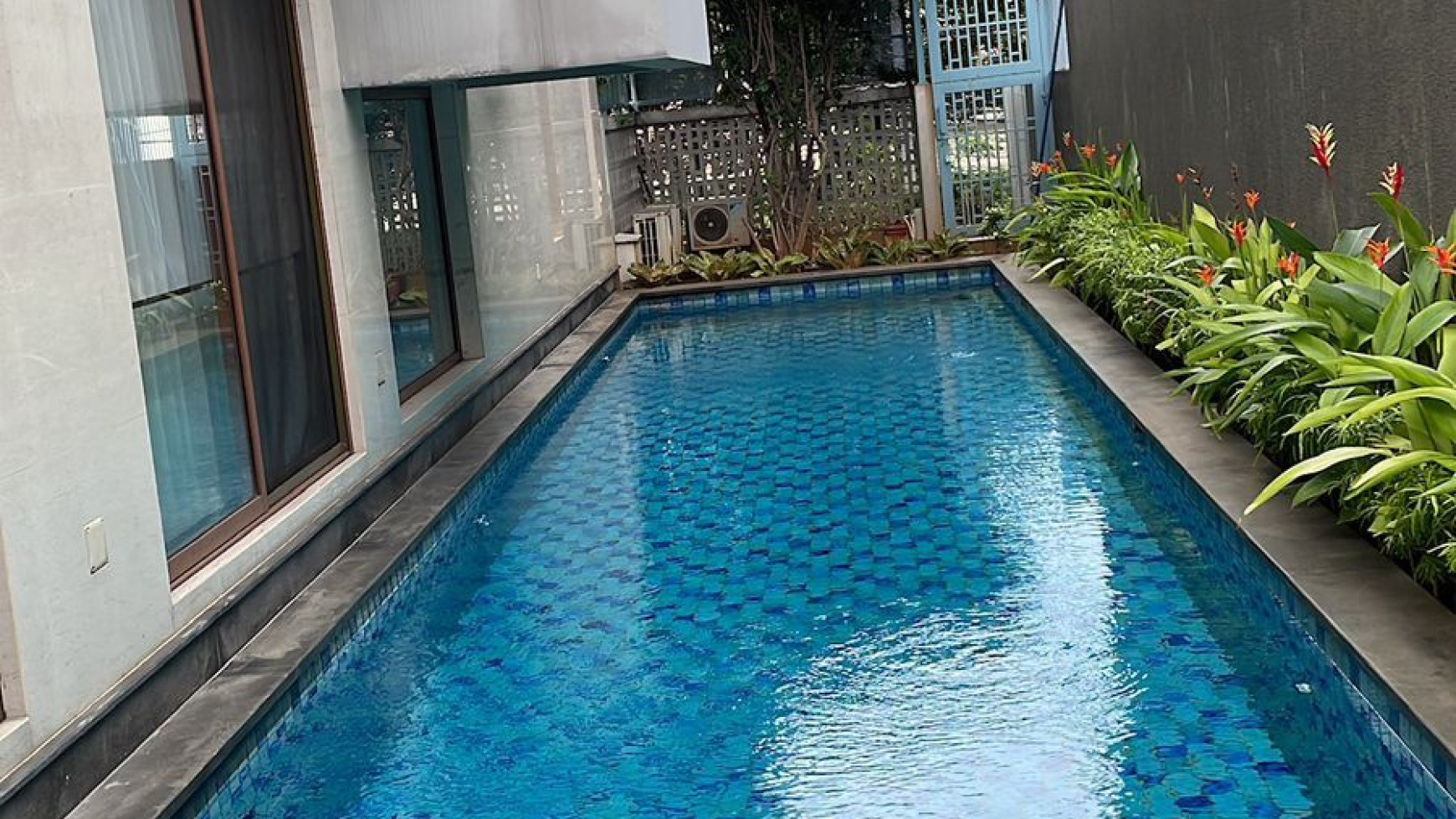 Rumah 3 Lantai Luxury Darmawangsa X ada Pool 