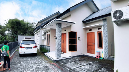 RUMAH DI JL KALIURANG FULL FURNISHED 