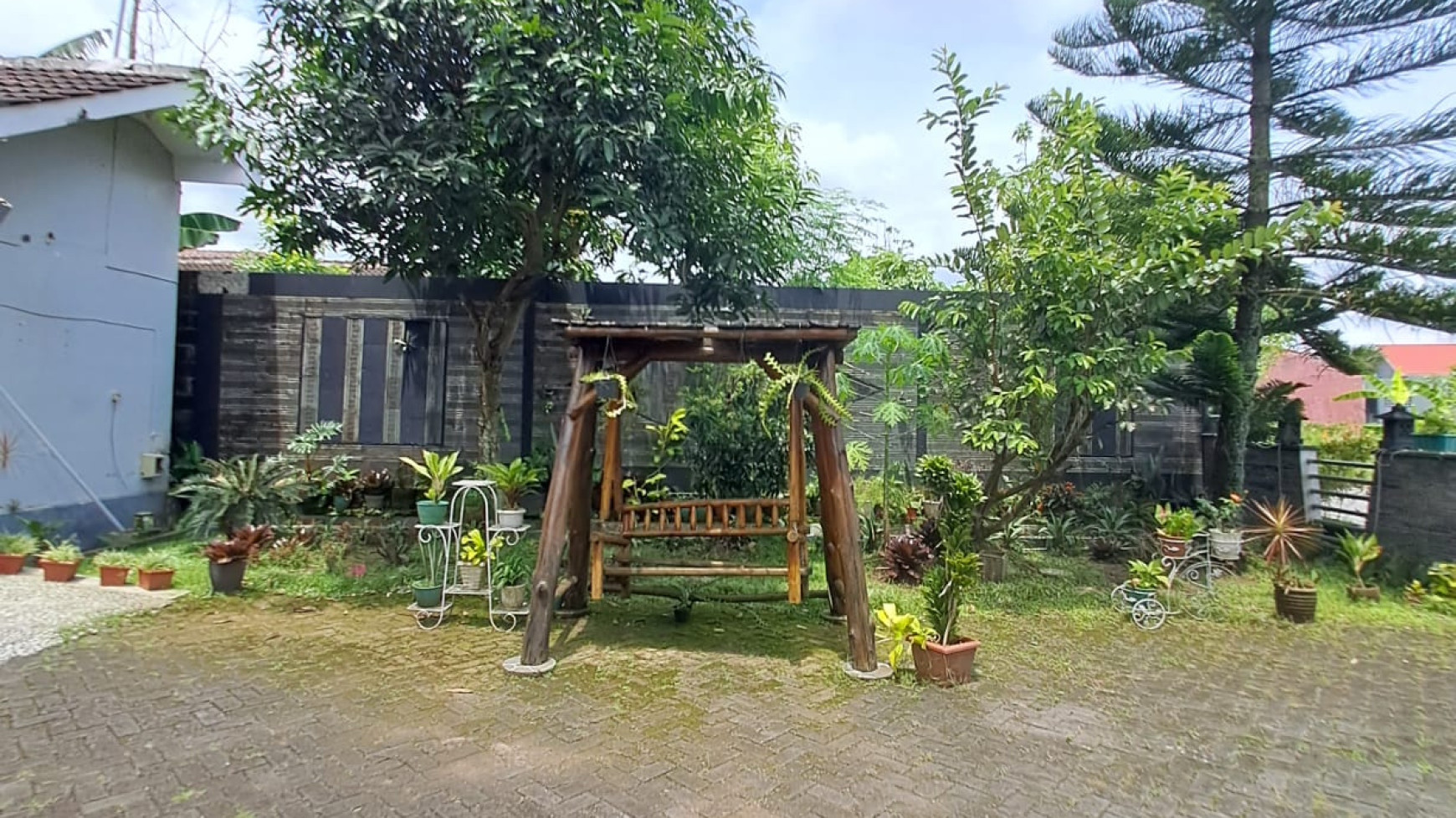 RUMAH 5 KAMAR DI DAERAH CONDONG CATUR