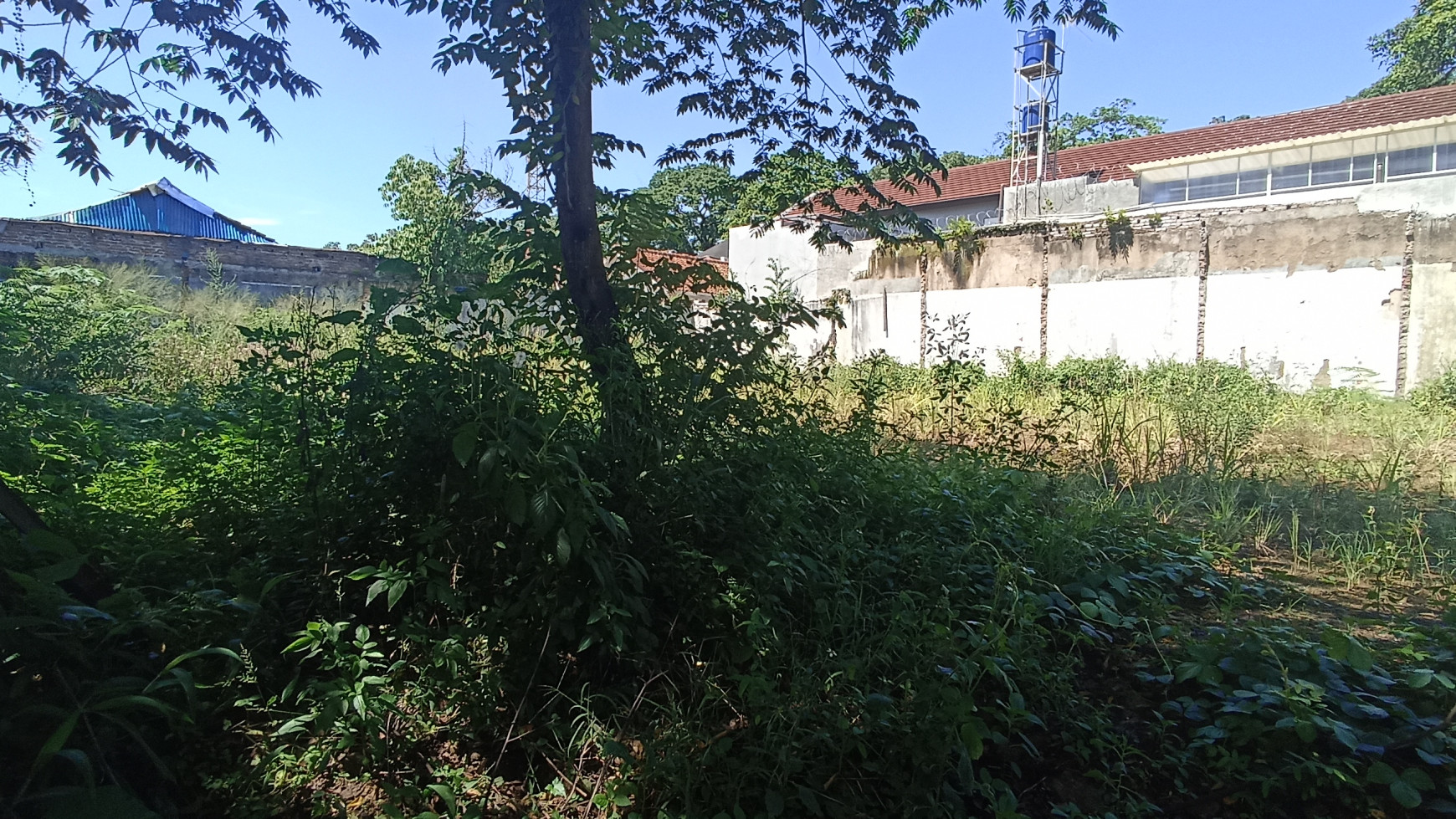 Rumah Hitung Tanah di Mainroad Cihampelas, Bandung