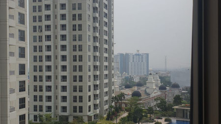 Dijual Apartemen kondisi bagus dan rapih di M-Town Gading Serpong Tangerang Selatan