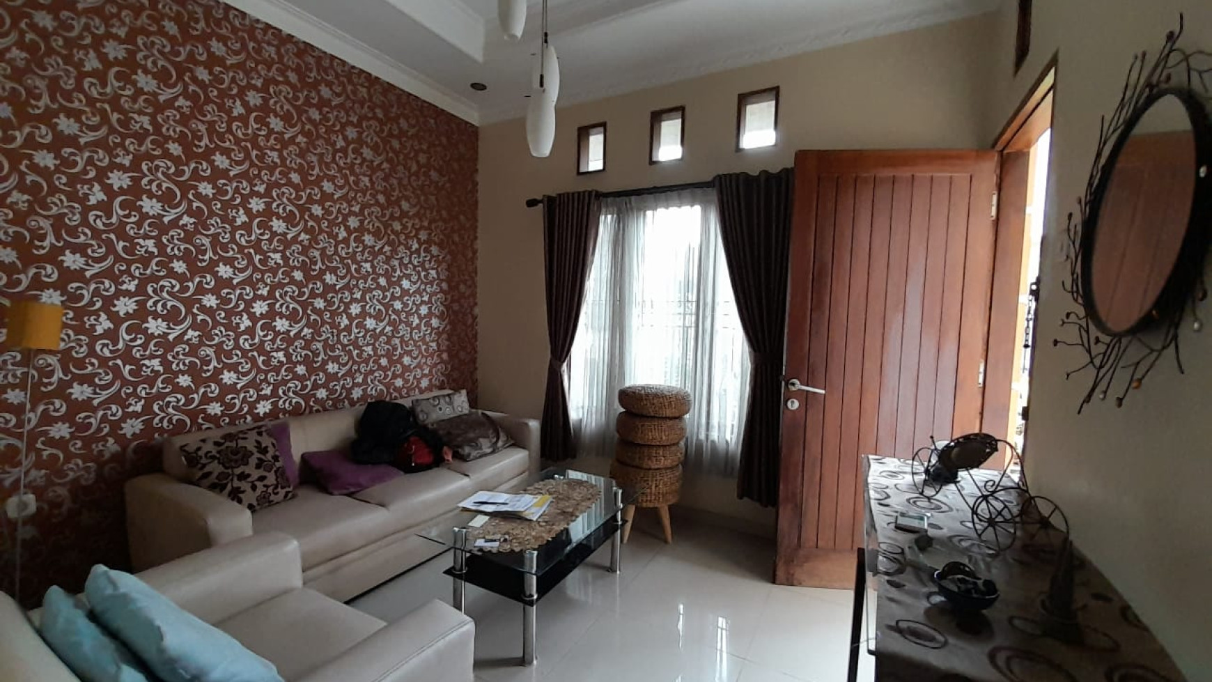 Rumah Nyaman Semi Furnished di Bumi Sariwangi, Bandung