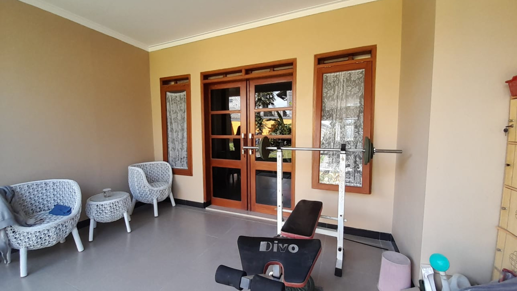 Rumah Nyaman Semi Furnished di Bumi Sariwangi, Bandung