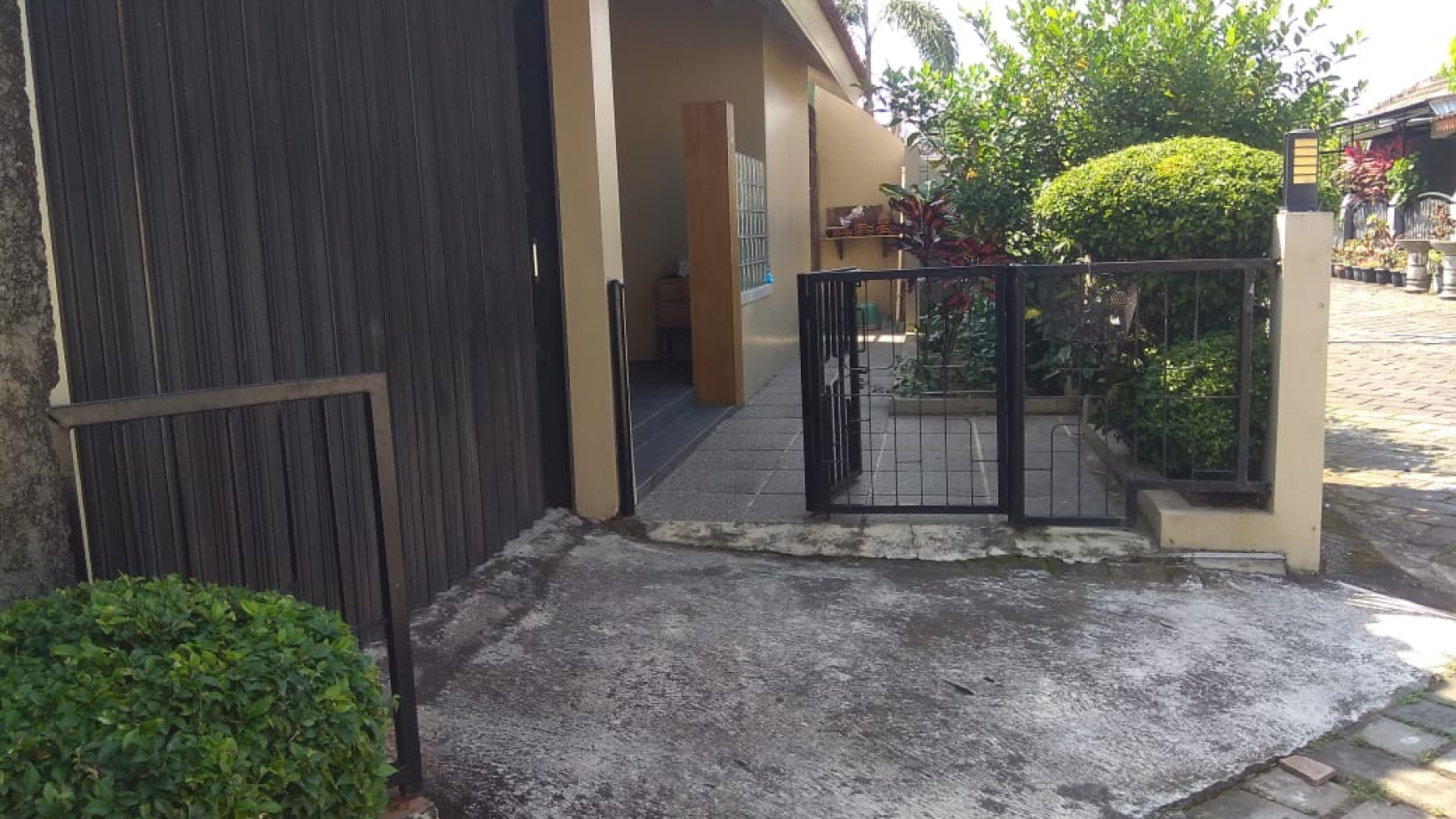 RUMAH 3 KT, DALAM PERUMAHAN, DEKAT JL MAGELANG KM 5,5