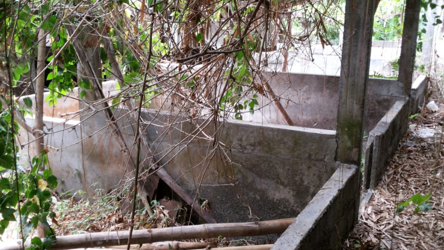 TANAH PEKARANGAN BEKAS PETERNAKAN DI JL MEJING  WETAN, AMBARKETAWANG