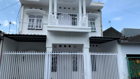 RUMAH MODERN MINIMALIS, SI HUNI, DIPERUM PUSKOPAD, MERTOYUDAN, MAGELANG
