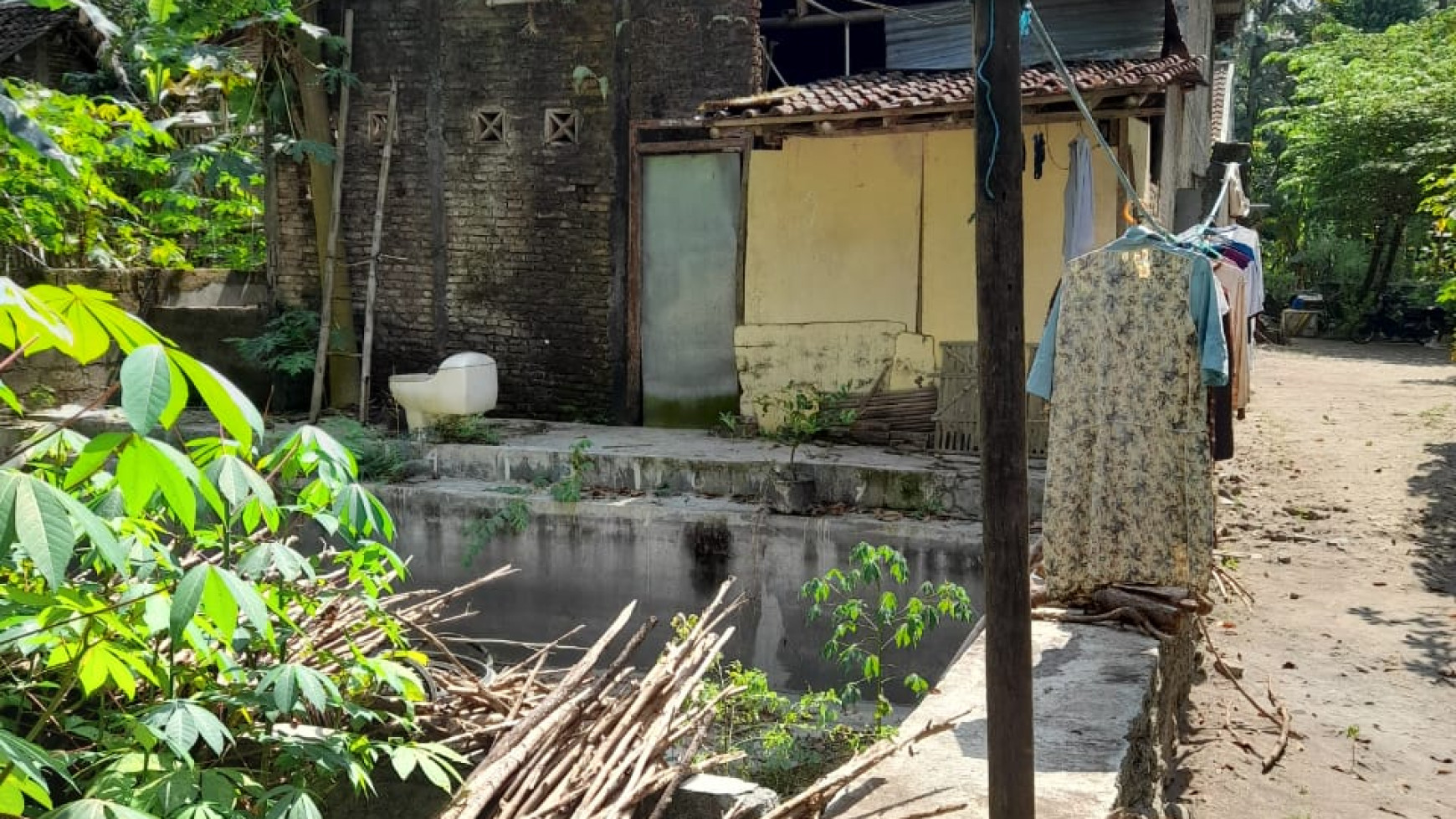 RUMAH DI GUWOSARI, PAJANGAN, BANTUL