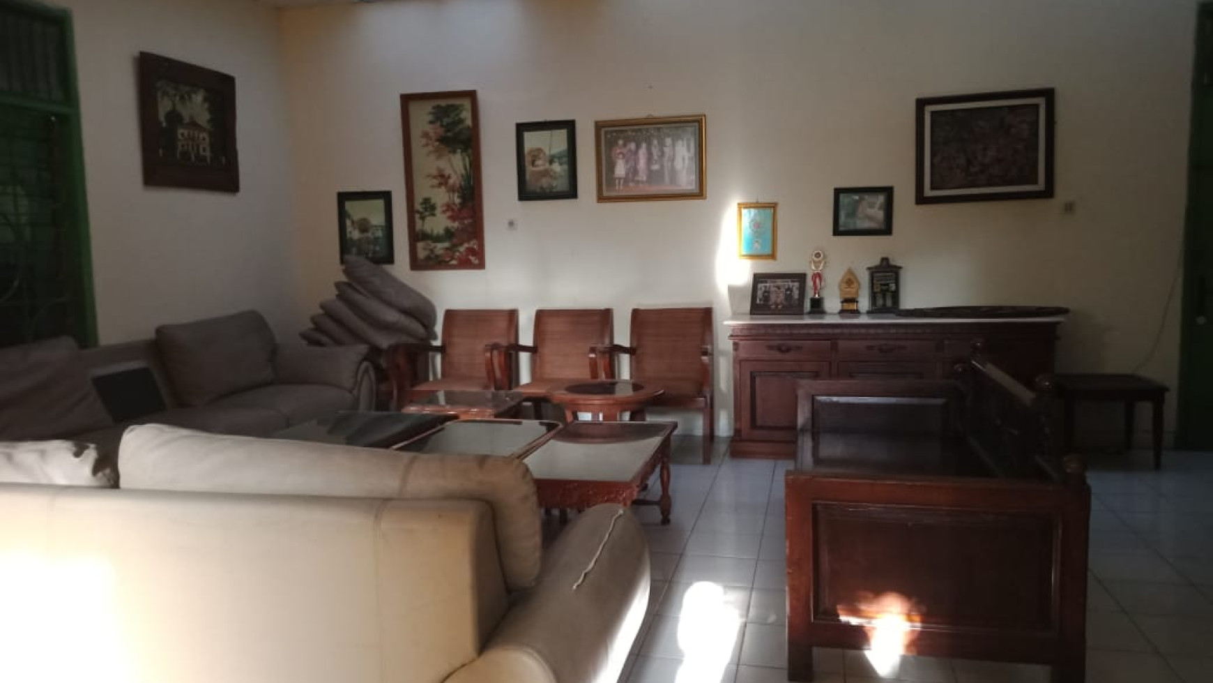 RUMAH TINGGAL COCOK UNTUK KELUARGA, PENSIUNAN, DI JL RAYA SECANG, MAGELANG