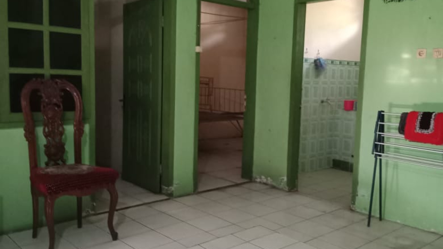 RUMAH TINGGAL COCOK UNTUK KELUARGA, PENSIUNAN, DI JL RAYA SECANG, MAGELANG