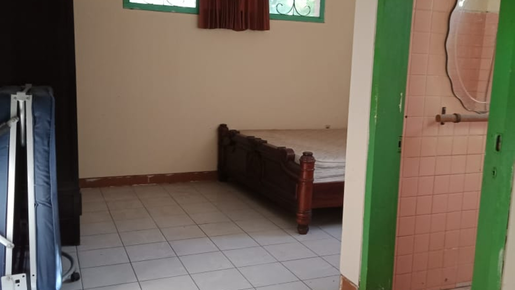 RUMAH TINGGAL COCOK UNTUK KELUARGA, PENSIUNAN, DI JL RAYA SECANG, MAGELANG