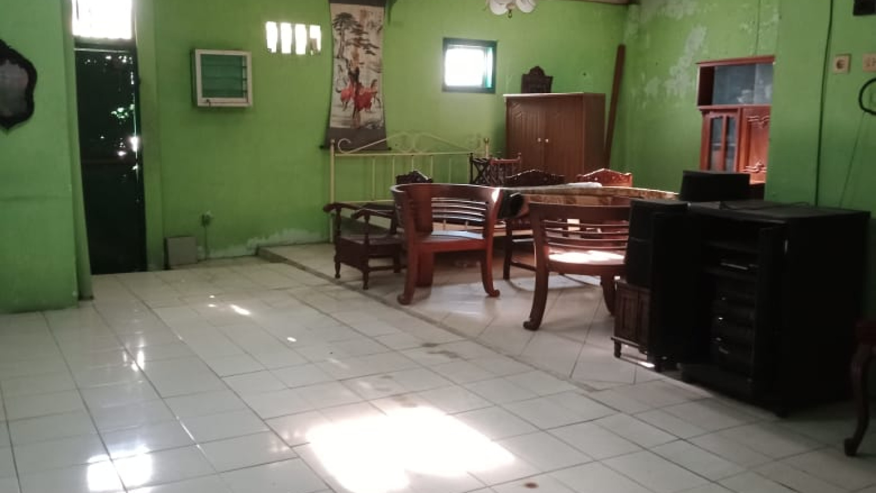 RUMAH TINGGAL COCOK UNTUK KELUARGA, PENSIUNAN, DI JL RAYA SECANG, MAGELANG
