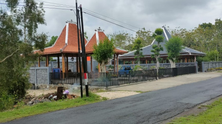 RUMAH CANTIK BERKONSEP VILLA + KOLAM RENANG DI PALIYAN, GUNUNG KIDUL