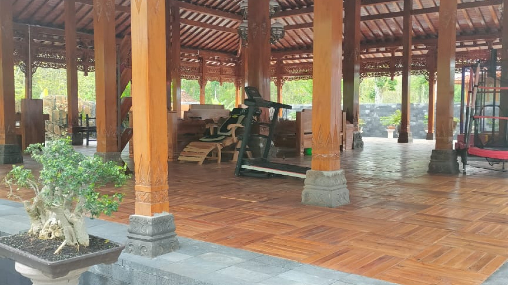 RUMAH CANTIK BERKONSEP VILLA + KOLAM RENANG DI PALIYAN, GUNUNG KIDUL
