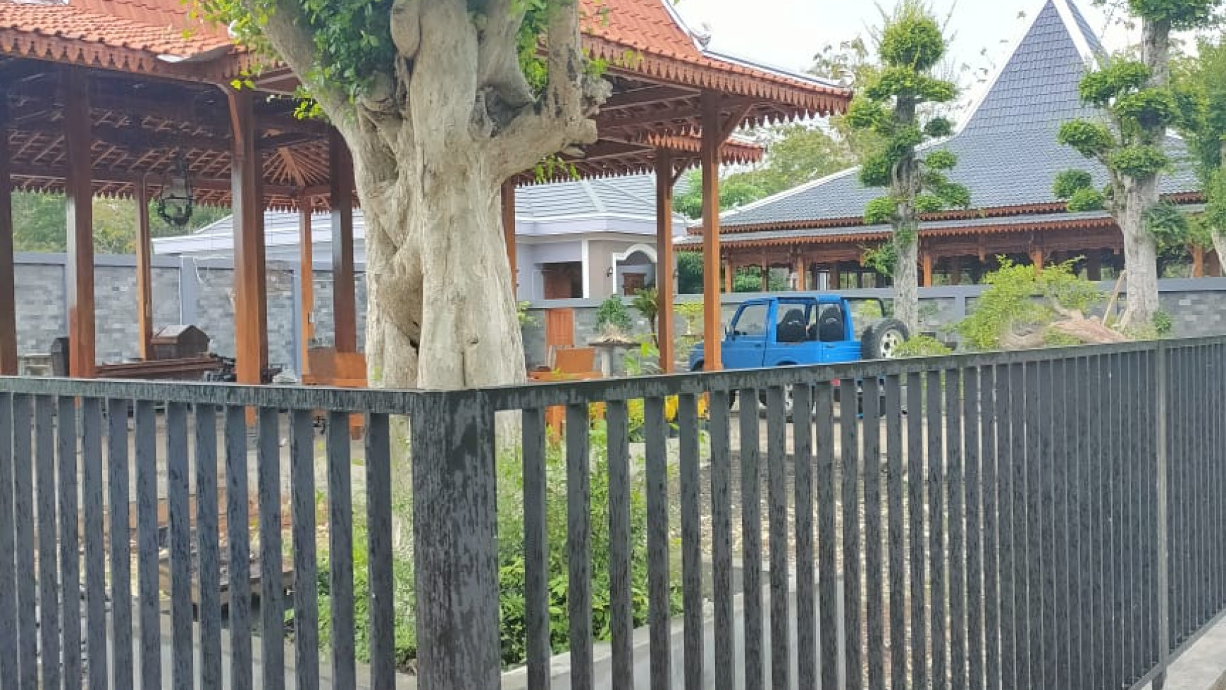 RUMAH CANTIK BERKONSEP VILLA + KOLAM RENANG DI PALIYAN, GUNUNG KIDUL