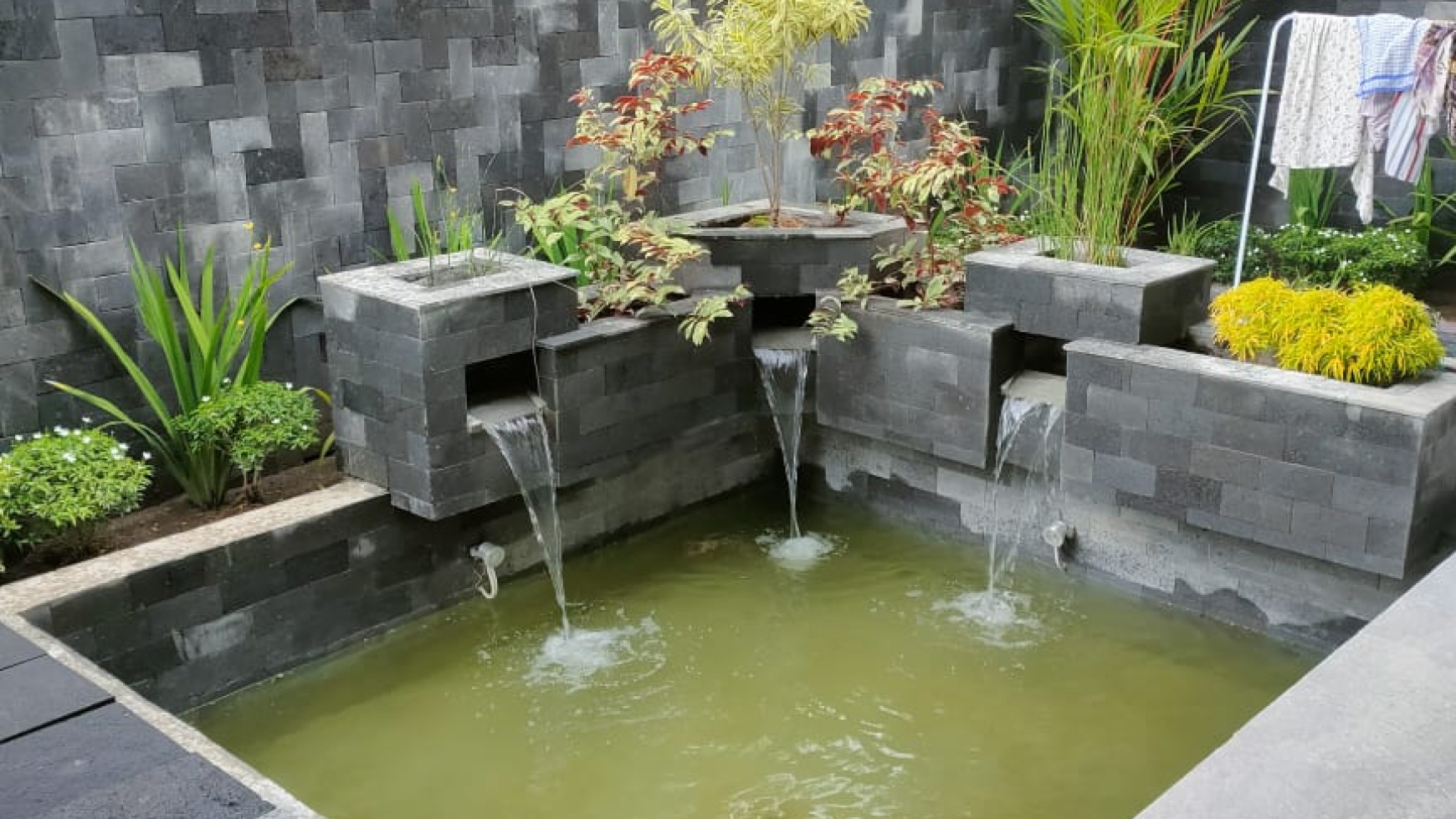 RUMAH CANTIK BERKONSEP VILLA + KOLAM RENANG DI PALIYAN, GUNUNG KIDUL