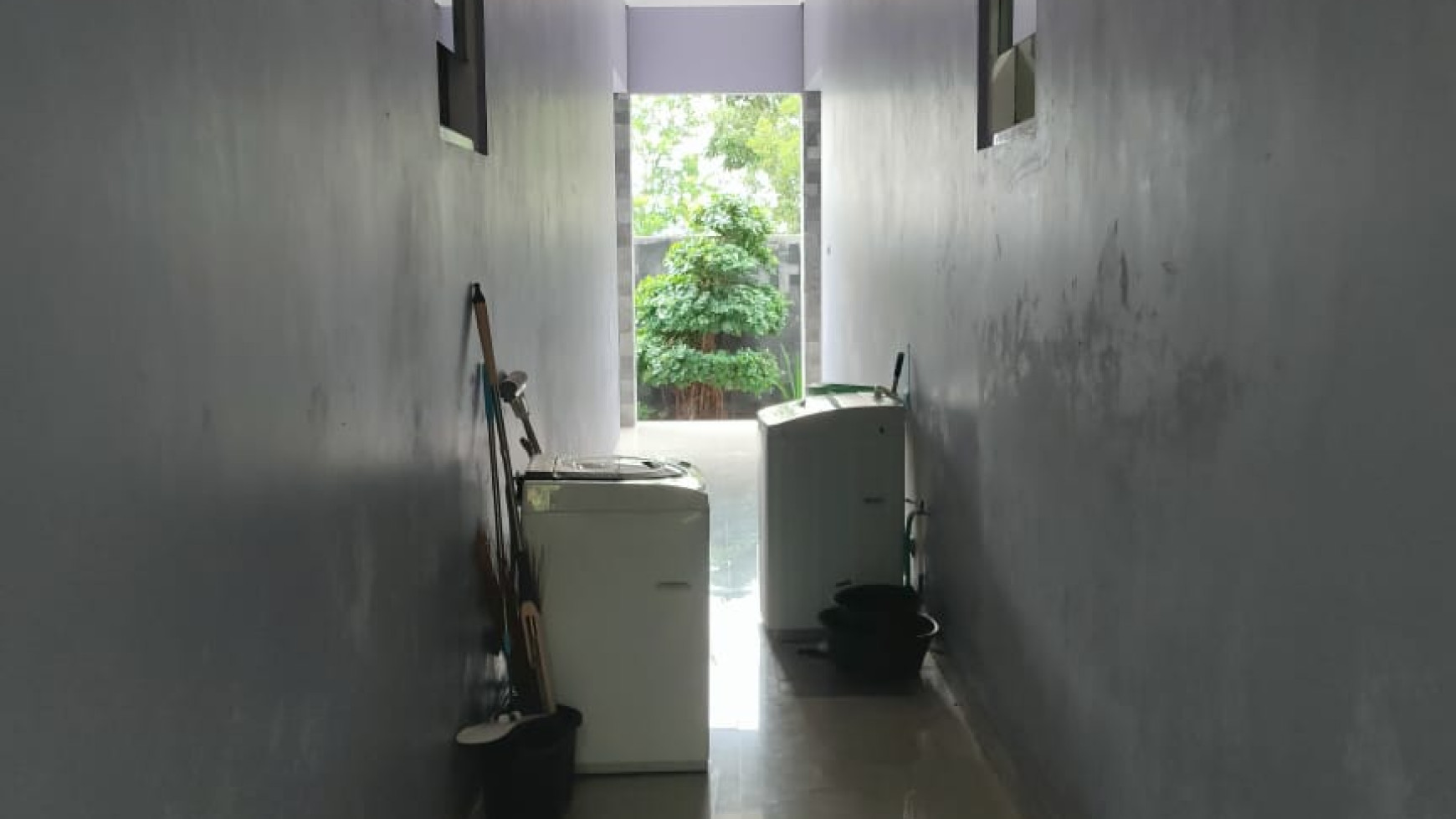 RUMAH CANTIK BERKONSEP VILLA + KOLAM RENANG DI PALIYAN, GUNUNG KIDUL