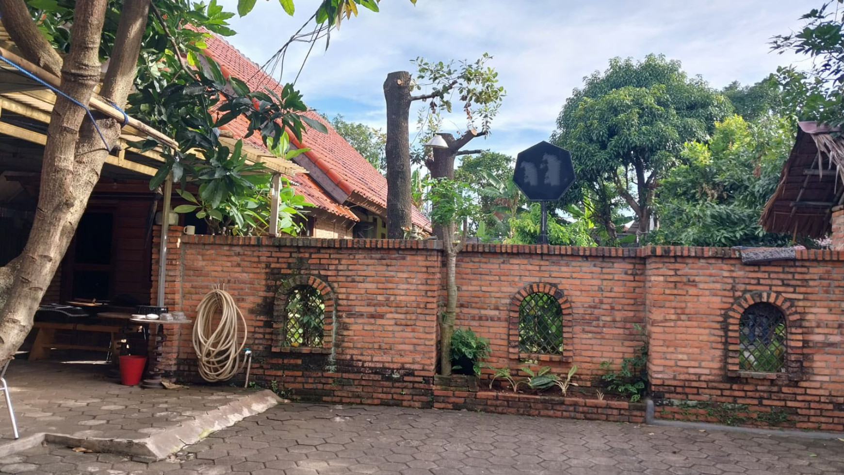 Rumah Kebun nan Asri dan Nyaman di Lokasi Strategis