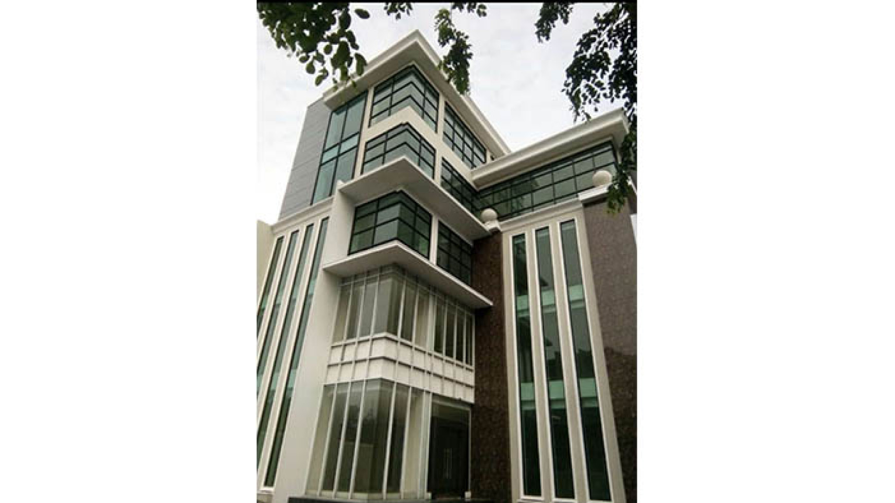 Gedung Jl Proklamasi Menteng Luas 21x32m2