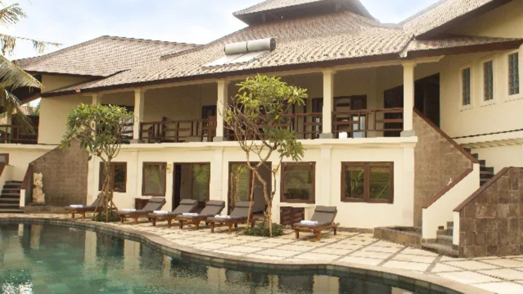 Great Villa Rental 5 Bedrooms in Tumbak Bayuh