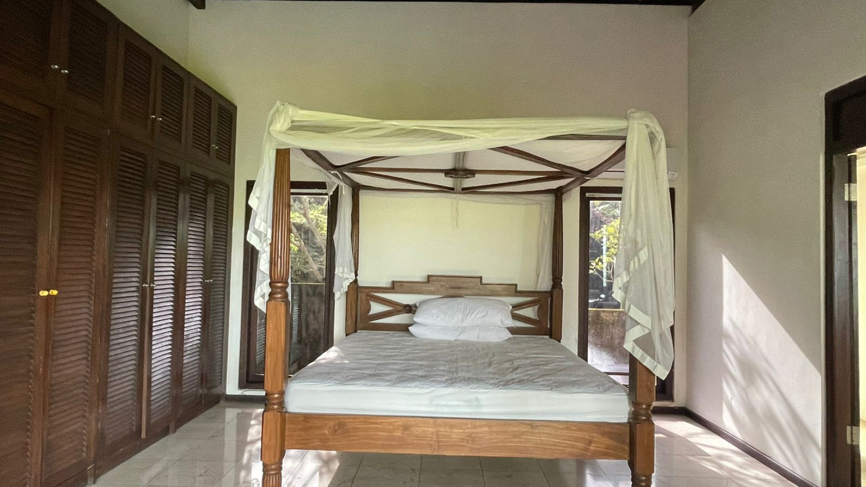 Great Villa Rental 5 Bedrooms in Tumbak Bayuh