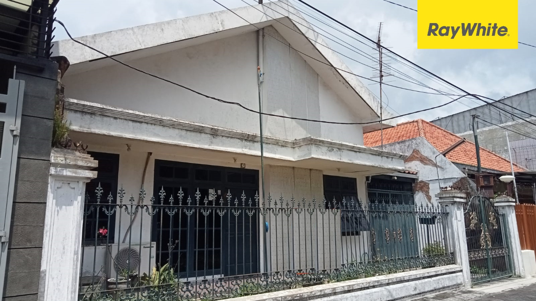 Rumah SHM di Jalan Putro Agung Surabaya