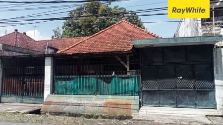 Rumah di Pusat Kota Surabaya di Jalan Halimun