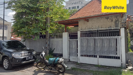 Rumah di Pusat kota Surabaya Jalan Sindoro 