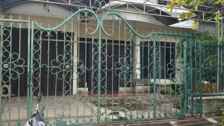 Disewakan Rumah 2 lantai di Kertajaya Indah Tengah Surabaya