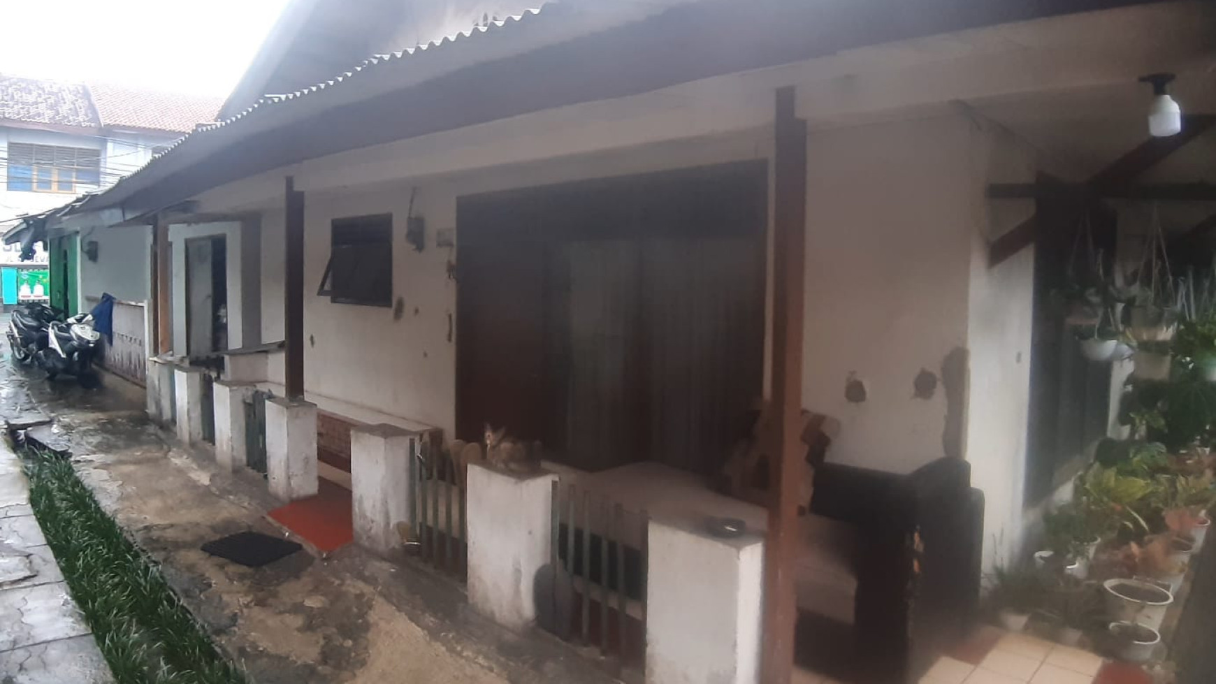 Rumah Hitung Tanah & Lokasi Strategis Pinggir Jalan Raya @Ciputat