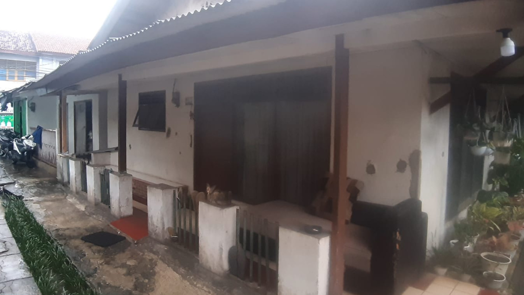 Rumah Hitung Tanah & Lokasi Strategis Pinggir Jalan Raya @Ciputat