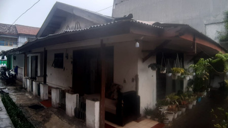Rumah Hitung Tanah & Lokasi Strategis Pinggir Jalan Raya @Ciputat