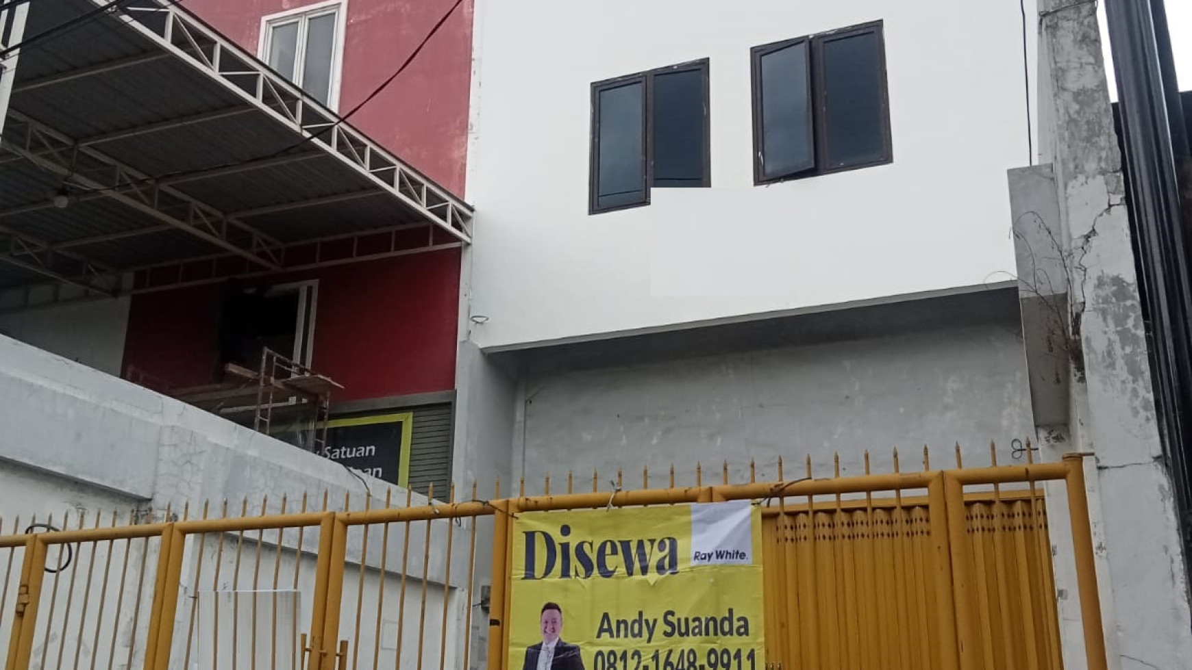 Ruko 3 lantai di Jalan Simokerto Surabaya