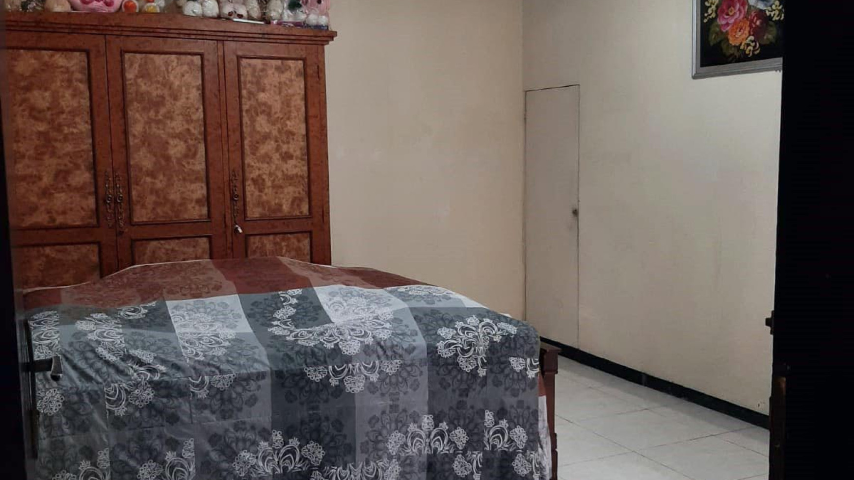 Rumah di Jemur Andayani Surabaya, Luas 15 x 20 m2, Bagus + Terawat, Row Jalan Lebar, bisa untuk rumah tinggal/kantor - D/Y -