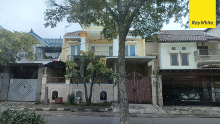 Dijual Rumah 2 lantai di Jalan Raya Tanah Lot Purimas Surabaya