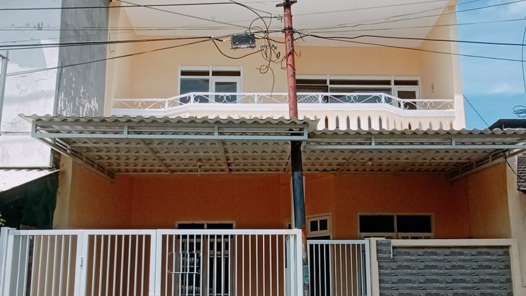 Rumah SHM 2 Lantai di Mulyosari Surabaya