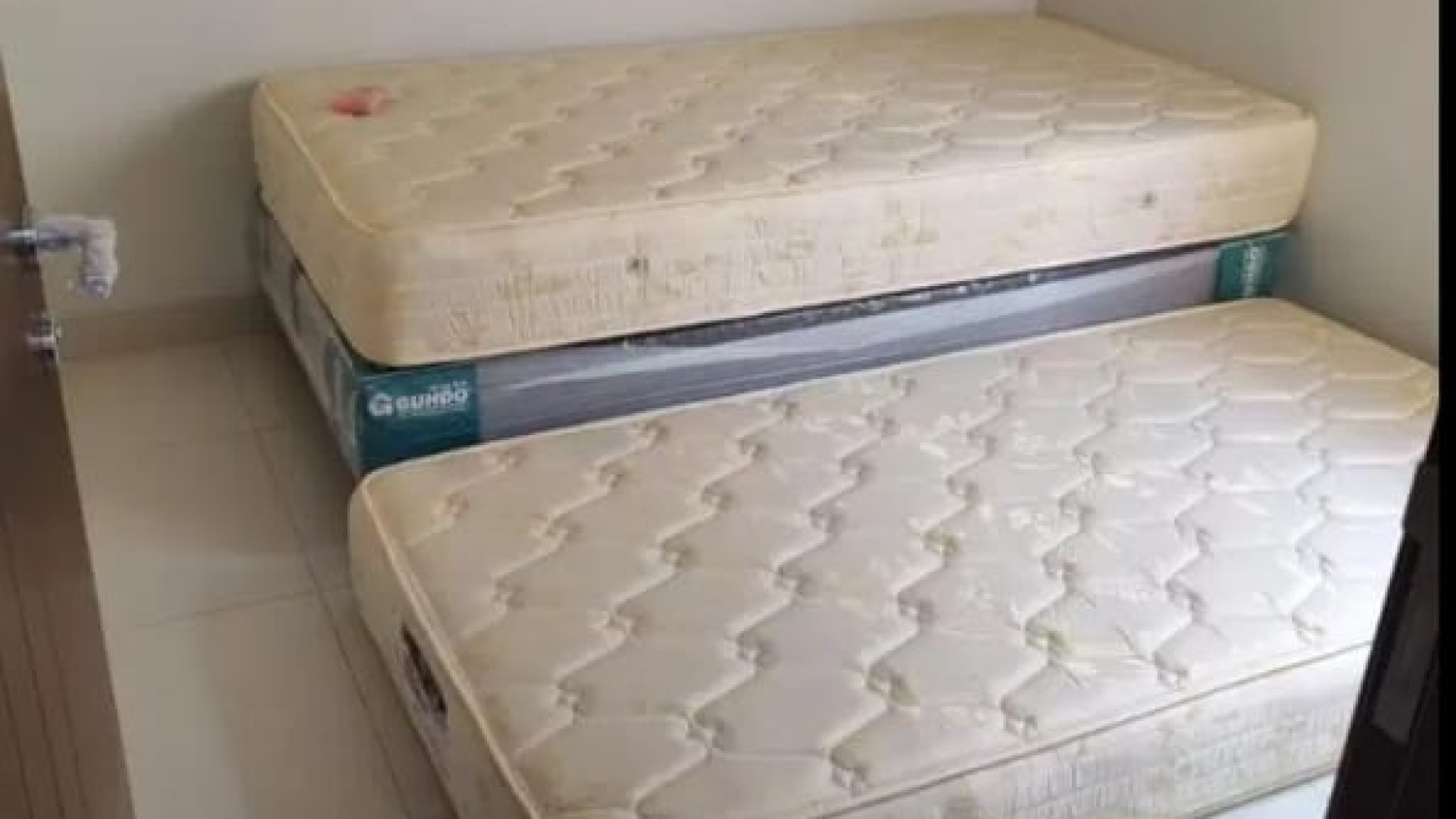 Rumah 3 lantai Regent Town 