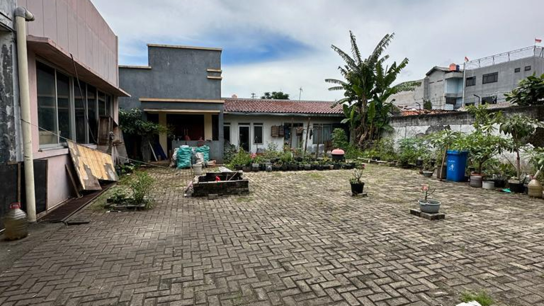 TURUN HARGA! GEDUNG KANTOR LOKASI TERBAIK DI DUREN TIGA RAYA, JAKARTA SELATAN