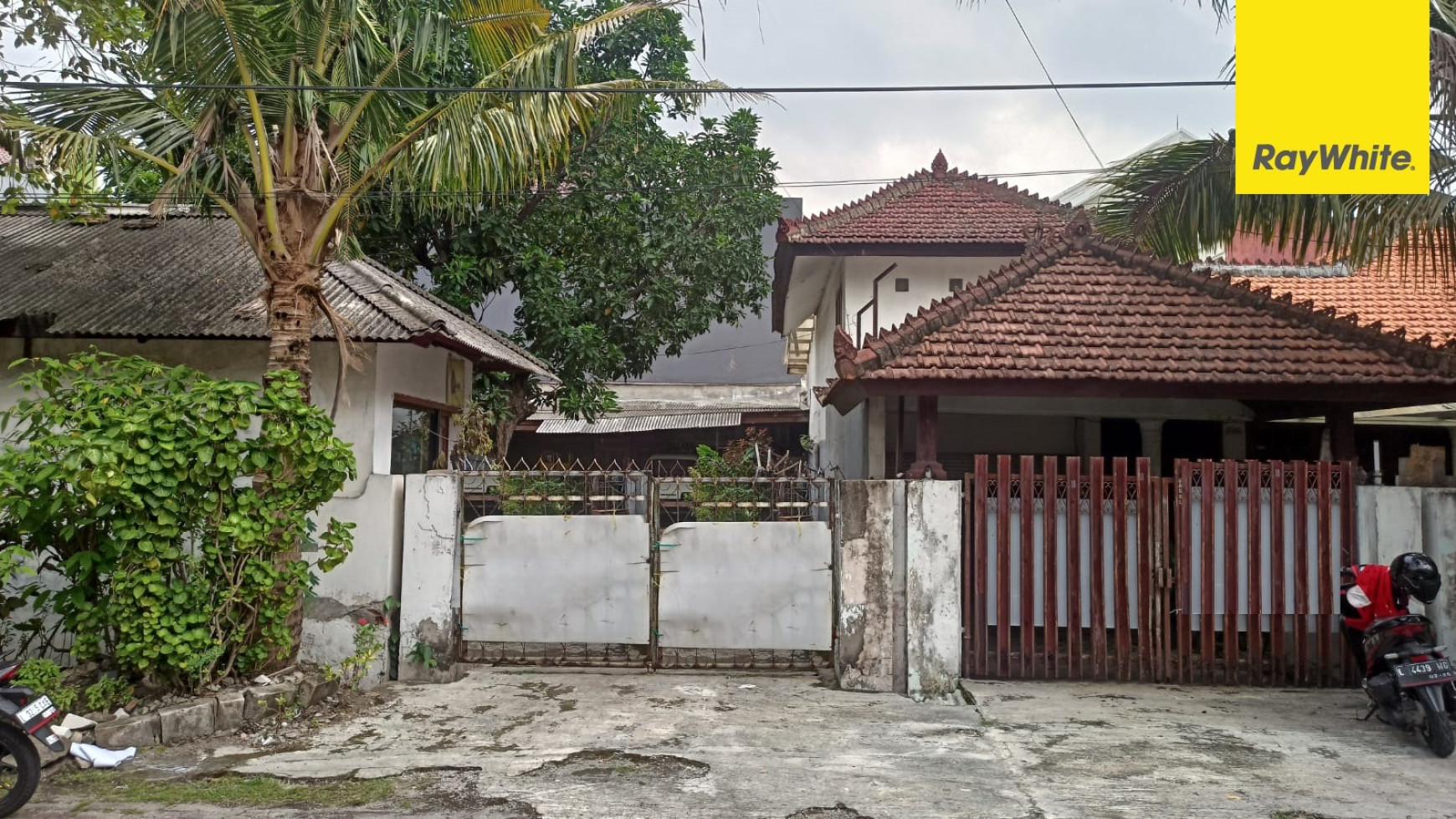 Disewakan Rumah 2 lantai di Taman Jemursari Selatan Surabaya