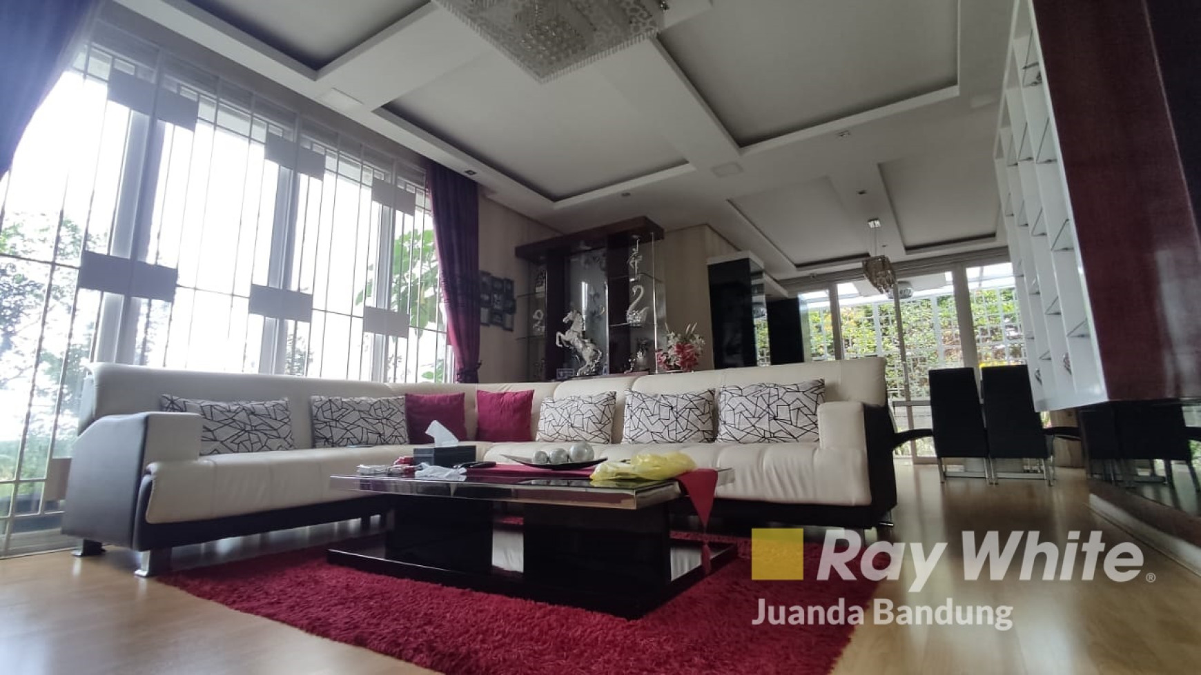 Rumah Lux Full Furnish di  Dago Pakar Resort  dg City & Mountain View  dekat lapangan Golf