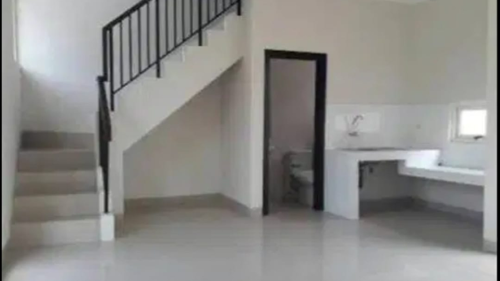 Rumah standar The Green Royal Blossom