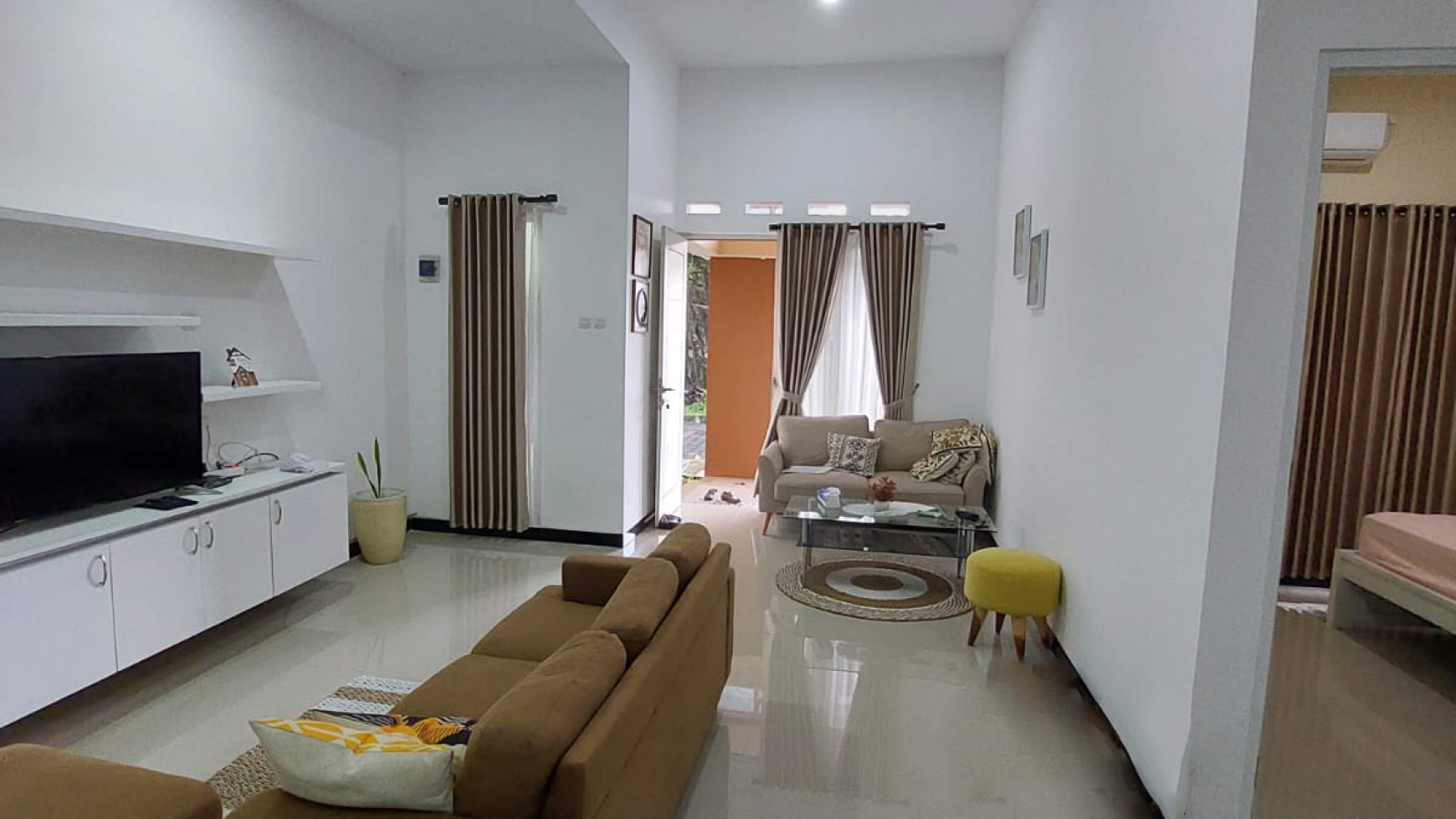 RUMAH DI PERUMAHAN ROYAL SEDAYU RESIDENCE FULL FURNISH