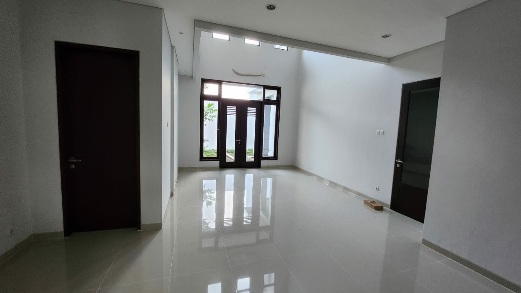 Dijual Rumah Royal Residence Wiyung Sby- TerLUAS- TerMURAH- BARU Renov Cantik - Lokasi TerDEPAN  