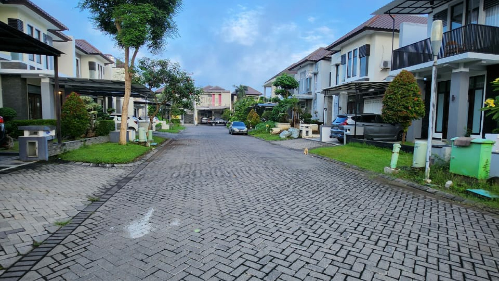 Dijual Rumah Royal Residence Wiyung Sby- TerLUAS- TerMURAH- BARU Renov Cantik - Lokasi TerDEPAN  