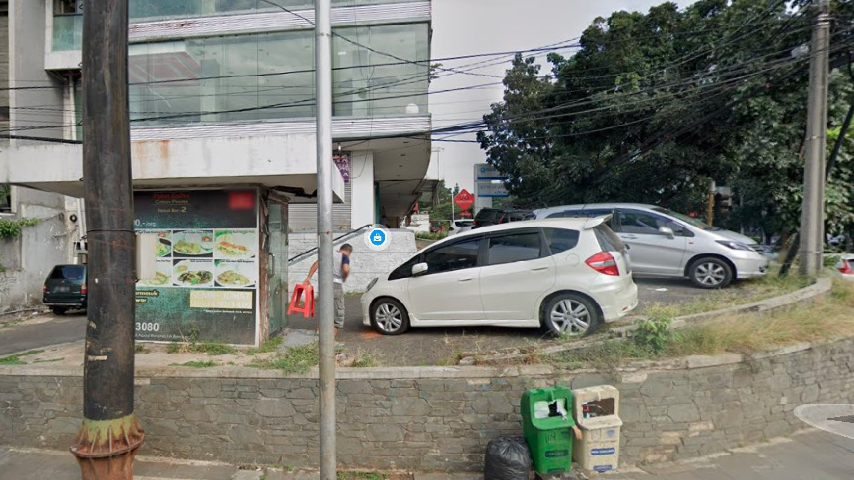 Ruko 3Lt, Jl. Abdul Rivai,Cihampelas, Bandung