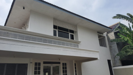 Rumah Lokasi Strategis Cocok untuk Perkantoran Akses dekat Jl Mampang Prapatan Raya