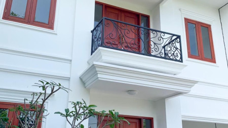 Rumah Bagus Di Casa Amira Prive  Serpong Tangerang Selatan