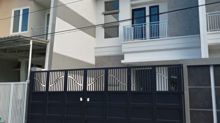 Dijual Rumah 2 lantai di Sutorejo Selatan Surabaya