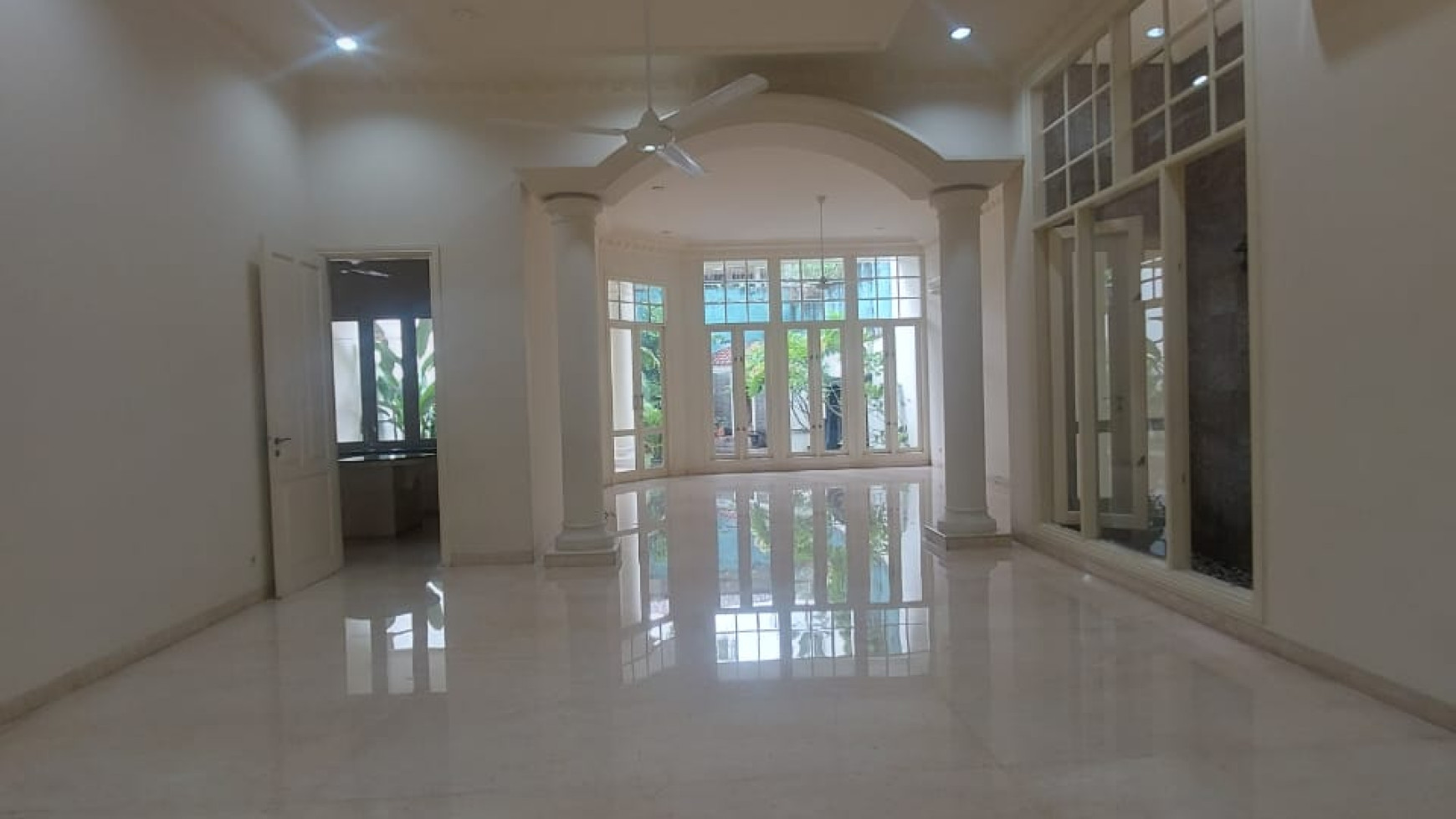 For rent rumah mewah dikemang dalam