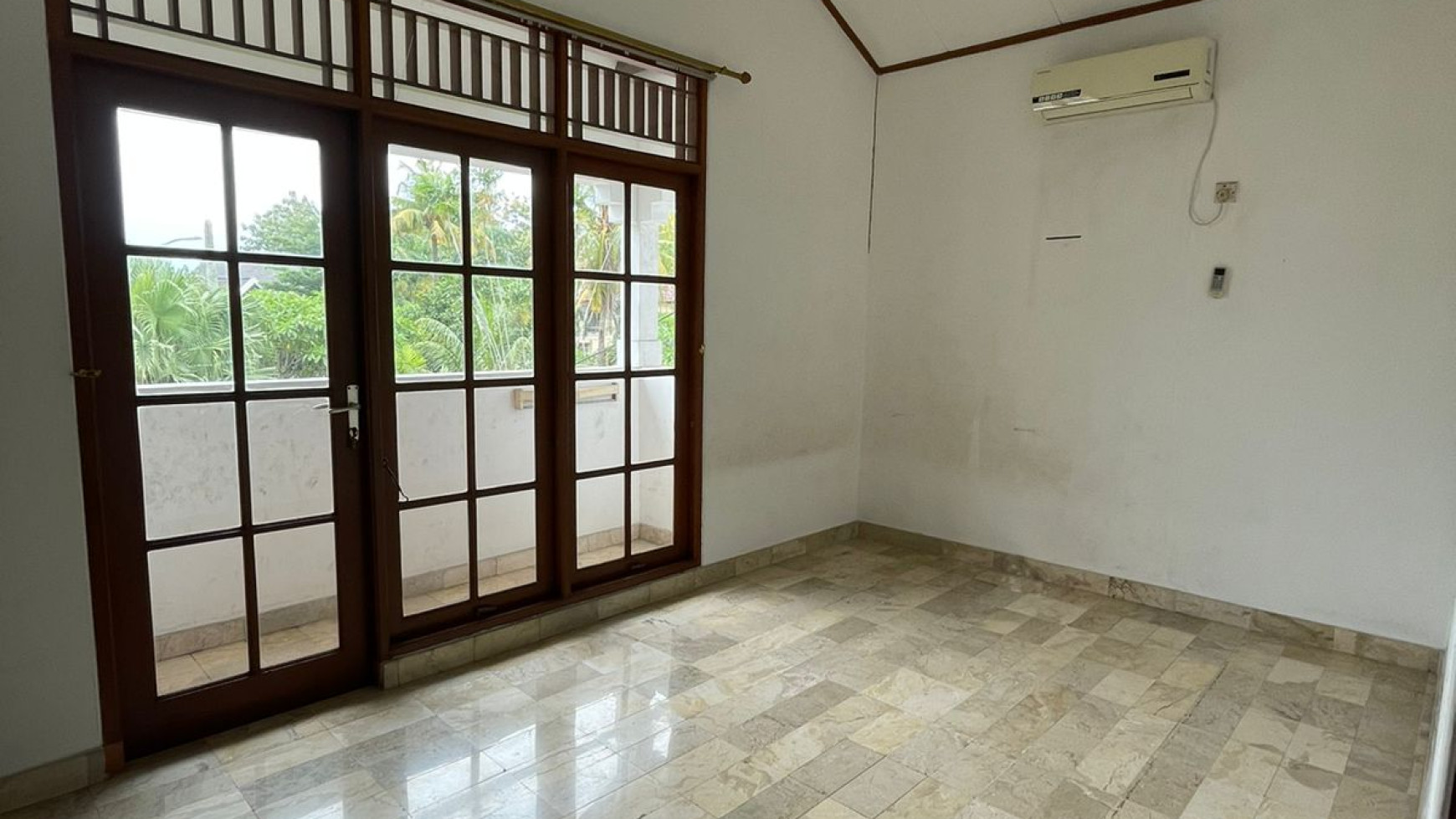 Rumah cantik siap huni di bintaro