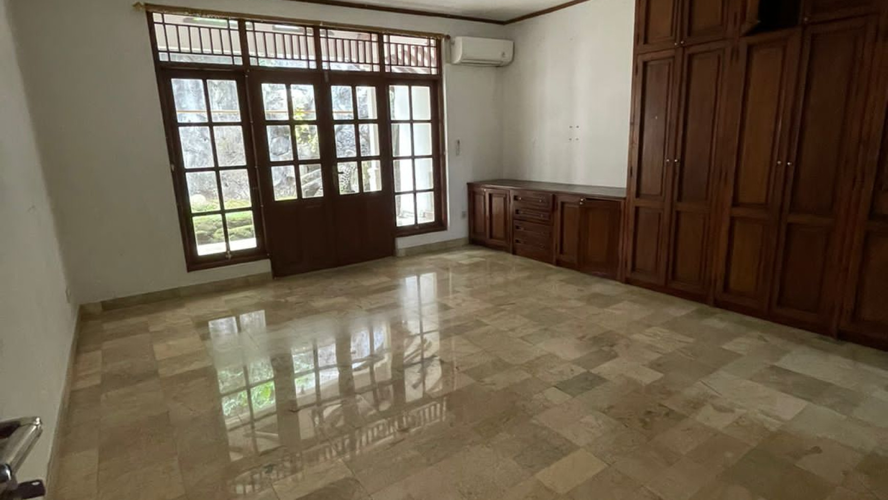 Rumah cantik siap huni di bintaro